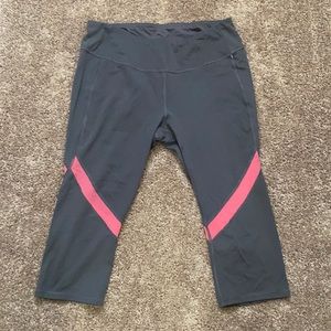 Ladies CALIA by Carrie Underwood Capris